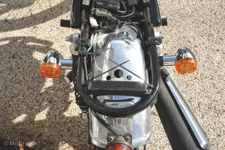 リア フェンダー マッドガード  公式の スズキGN125 GN250用  マッド ガード  ブラック オートバイ フロント